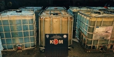 Bilecik’te arama yapılan tırda 5 bin 100 litre kaçak akaryakıt ele geçirildi