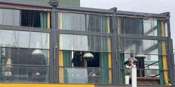17 yaşındaki saldırgan işyerini kurşunladı, üzerinden el bombası çıktı