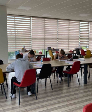 Altıeylül’de üniversite hayaline güç veren destek