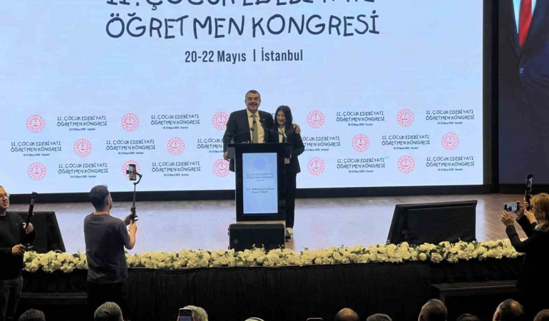 Bakan Tekin: “Biz çocuklarımızın dijital bağımlılıktan uzak, okuma kültürünü yaygınlaştıracakları bir iklim oluşturmak istiyoruz”