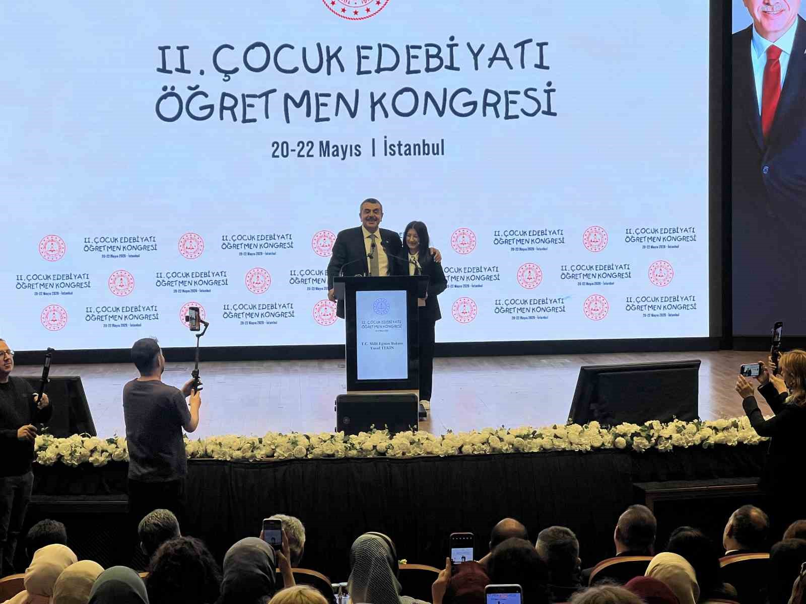 Bakan Tekin: "Biz çocuklarımızın dijital bağımlılıktan uzak, okuma kültürünü yaygınlaştıracakları bir iklim oluşturmak istiyoruz"