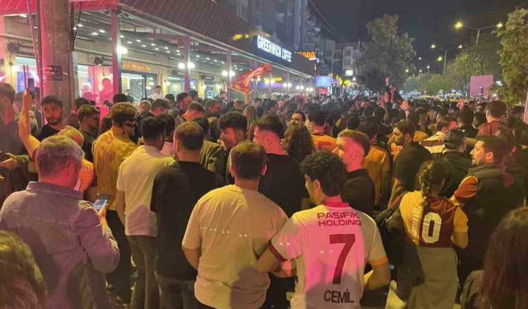 Galatasaray’ın şampiyonluğu Bursa’da kutlandı