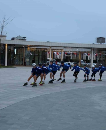 Kağıtsporlu patenciler Türkiye ikincisi oldu