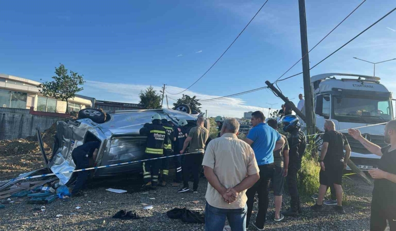 Tekirdağ’da midibüs ile panelvan çarpıştı: 1 ölü, 8 yaralı