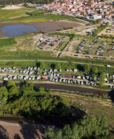 Edirne’de oteller doldu, ziyaretçiler çadır ve karavanlara yöneldi