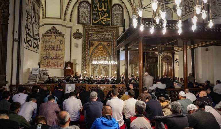 Başkan Vekili Şahin Biba, bayram sabahı öğrencilerle buluştu