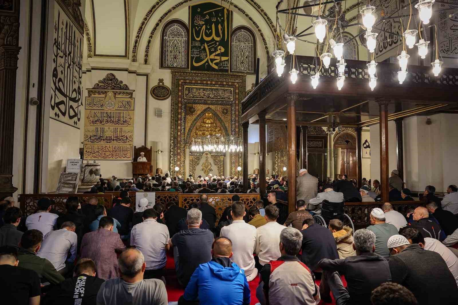 Başkan Vekili Şahin Biba, bayram sabahı öğrencilerle buluştu