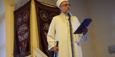 Sultan Abdülmecid’in şifa bulduğuna inanılan camide 100 yıllık kılıçla bayram hutbesi