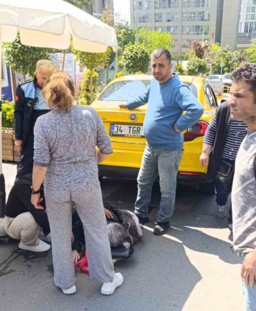 Şişli’de geri geri giden taksi, yaşlı kadını altına aldı
