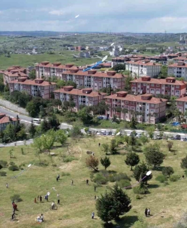 Arnavutköy’de geleneksel uçurtma şenliği renkli görüntülere sahne oldu