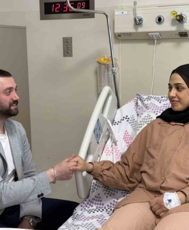 Çam ve Sakura Şehir Hastanesi’nde ilk suda doğum: Kuzey bebek sağlıkla dünyaya geldi
