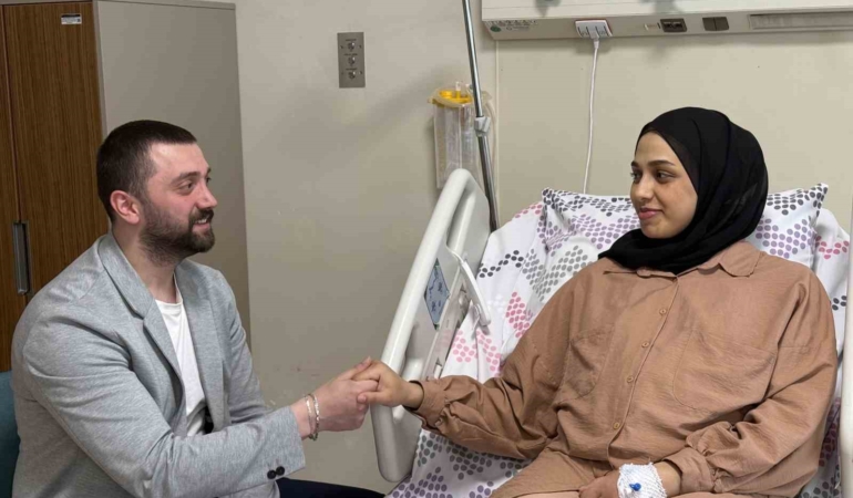 Çam ve Sakura Şehir Hastanesi’nde ilk suda doğum: Kuzey bebek sağlıkla dünyaya geldi