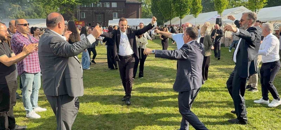 Başkan Akın Almanya’daki hemşehrileriyle hasret giderdi