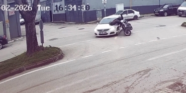 Bursa’da otomobil motosikletle çarpıştı: 1 yaralı