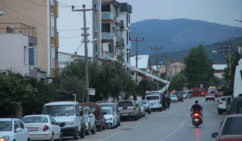 Bayramiç’te inşatta elektrik akımına kapılan işçi ağır yaralandı