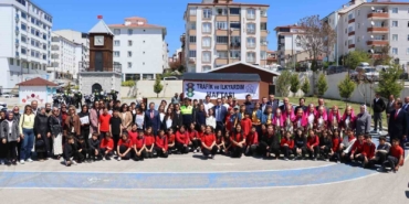 75 öğrenci trafik parkında kuralları uygulamalı öğrendi