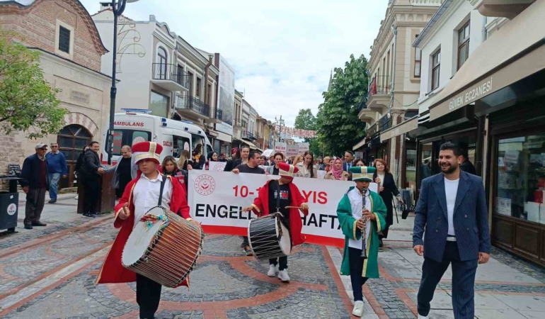 Edirne’de Engelliler Haftası kutlamalarında renkli görüntüler oluştu