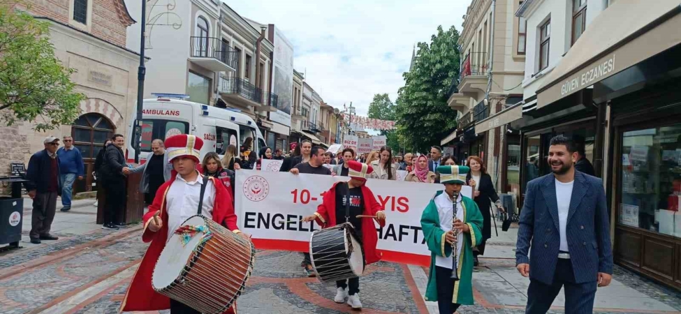 Edirne’de Engelliler Haftası kutlamalarında renkli görüntüler oluştu