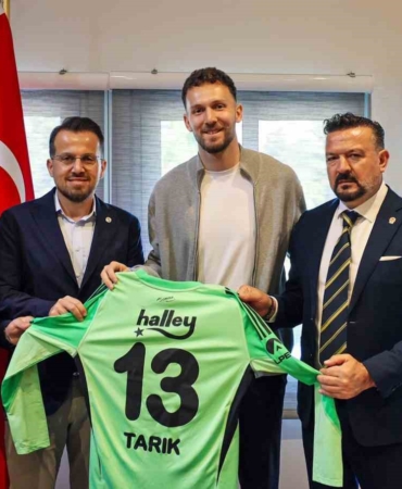 Fenerbahçe, Tarık Çetin ile 3 yıllık sözleşme imzaladı