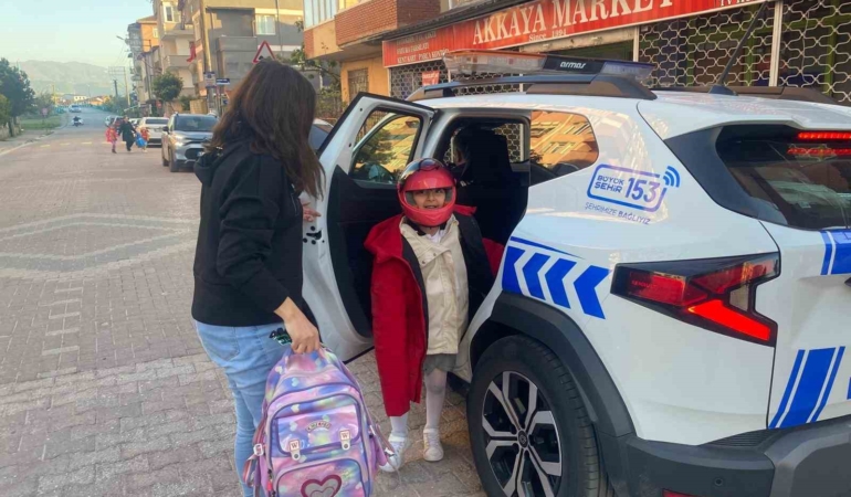 Zabıta ekiplerinden hızlı müdahale: Kazaya ve araç arızasına anında destek