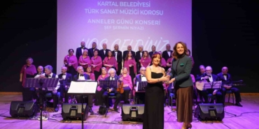 Kartal’da Anneler Günü coşkusu: Sevilen eserler anneler için seslendirildi