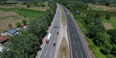 Anadolu Otoyolu Sakarya geçişinde trafik havadan görüntülendi
