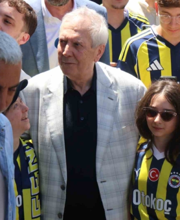 Aziz Yıldırım, Sakarya’da Fenerbahçeliler ile buluştu