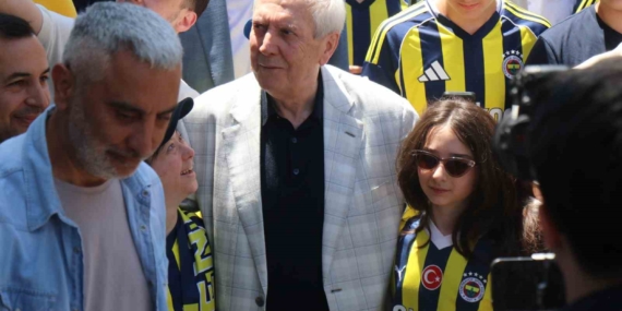 Aziz Yıldırım, Sakarya’da Fenerbahçeliler ile buluştu