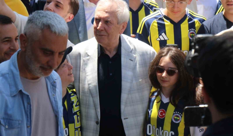 Aziz Yıldırım, Sakarya’da Fenerbahçeliler ile buluştu