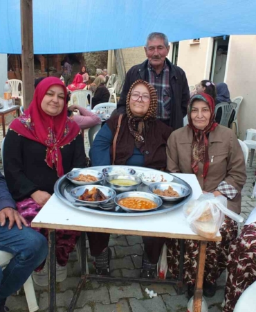 Burhaniye’de düğün yemeği kültürü devam ediyor