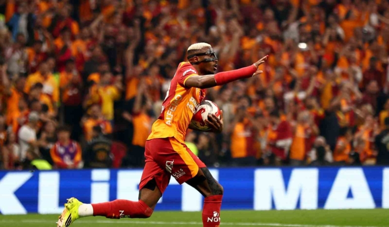 Victor Osimhen bu sezonki gol sayısını 22’ye çıkardı