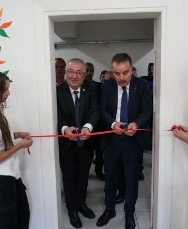 Edremit’te eğitime kütüphane desteği