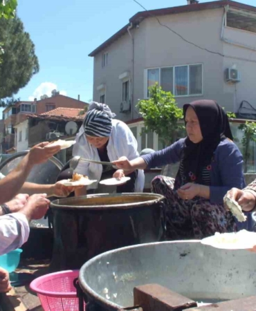 Balıkesir’de 30 yıllık mahalle hayrı yapıldı