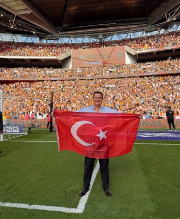 İngiltere’de tarih yazan Türk başkan!