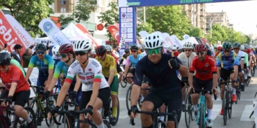 Bursa’da pedallar ’Daha Fazla Kadın Yarışmacı’ için döndü