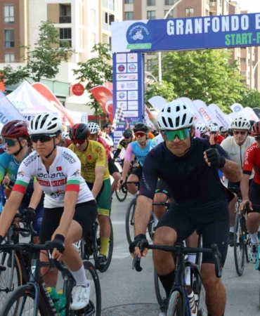 Bursa’da pedallar ’Daha Fazla Kadın Yarışmacı’ için döndü