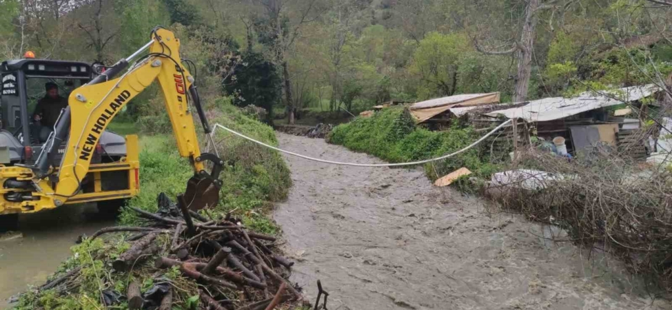 Bilecik’te yoğun yağış sonrası Sorgun ve Karasu dereleri taştı
