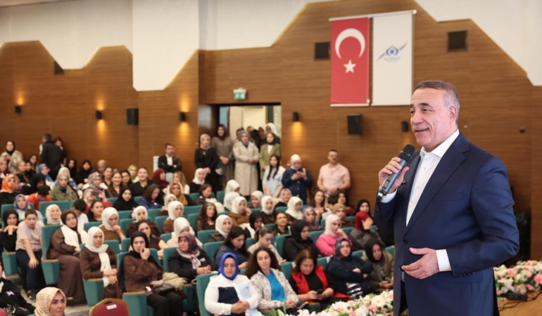 Sultangazili kadınlardan “Zamana İz Bırakan Eserler” Sergisi