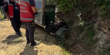 Sakarya’da tarım aracı su kanalına savruldu: 2 yaralı
