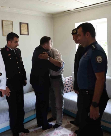 Kaymakam Acar gazilerle ve şehit aileleriyle bir araya gelerek bayramlaştı