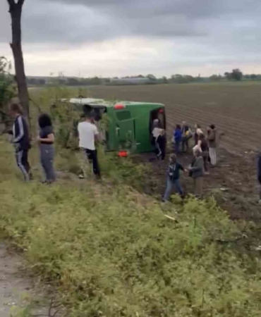 Çanakkale’de otobüs devrildi: Çok sayıda yaralı var