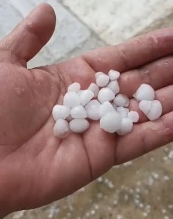 Silivri’de dolu yağışı etkili oldu