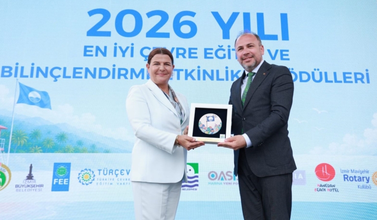 Yeşil ve mavinin buluştuğu Arnavutköy’e çevre alanında çifte ödül