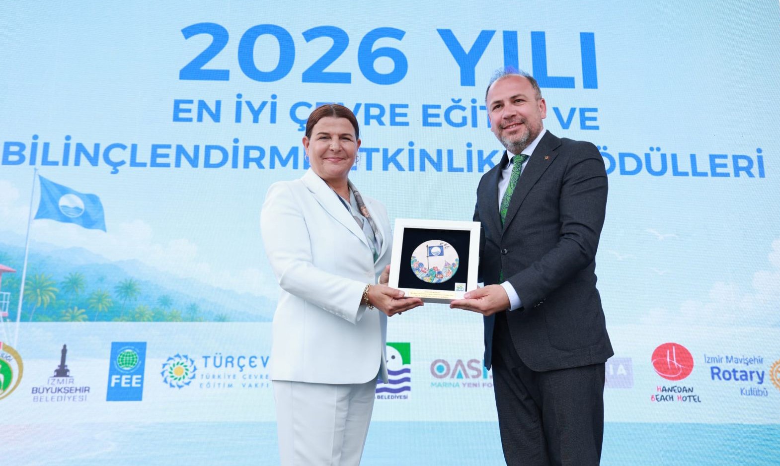 Yeşil ve mavinin buluştuğu Arnavutköy’e çevre alanında çifte ödül