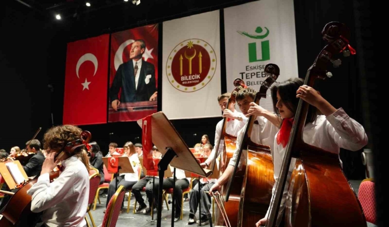 Çocuk Senfoni Orkestrası’nın konseri ayakta alkışlandı
