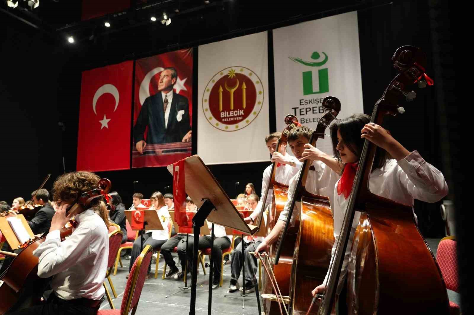 Çocuk Senfoni Orkestrası’nın konseri ayakta alkışlandı
