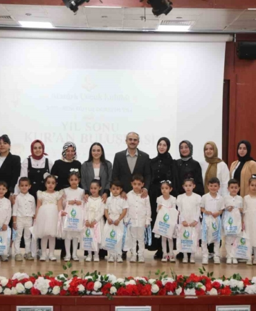 Çayırova’da minikler Kur’an-ı Kerim’e geçmenin heyecanını yaşadı