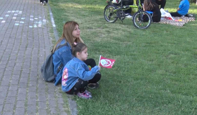 Kağıthane’de gençler 19 Mayıs Atatürk’ü Anma Gençlik ve Spor Bayramı’nı konserle kutladı