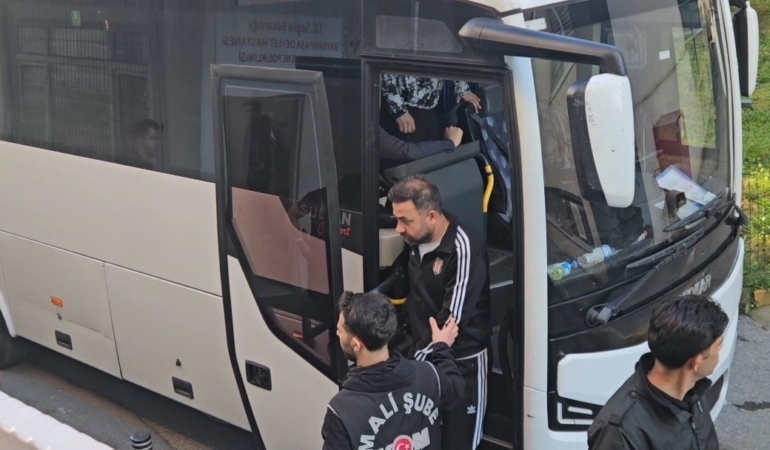 İBB’ye yönelik son dalga operasyonunda gözaltına alınan 12 kişi sağlık kontrolünden geçirildi