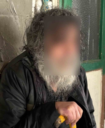 Çöp evin altından dram çıktı: "Bir senedir dışarı çıkmıyorum"
